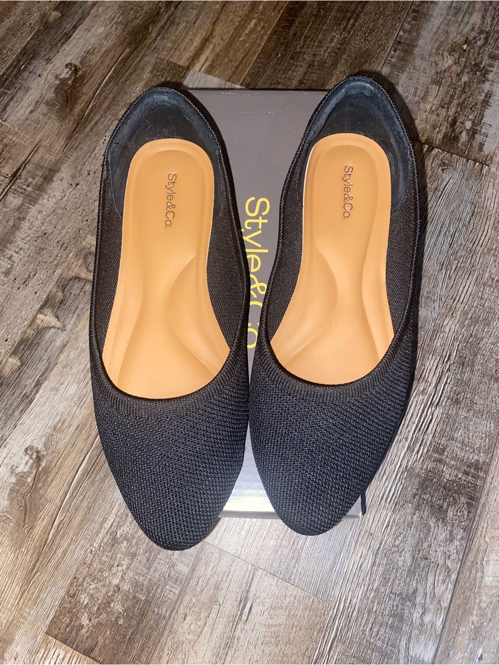 Black ballet flats